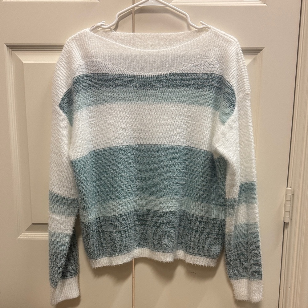 Women’s Takara Sweater Size Medium.